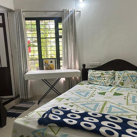 Chaithritha Ladies Homestay Thiruvananthapuram Eksteriør bilde