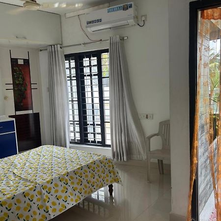 Chaithritha Ladies Homestay Thiruvananthapuram Eksteriør bilde
