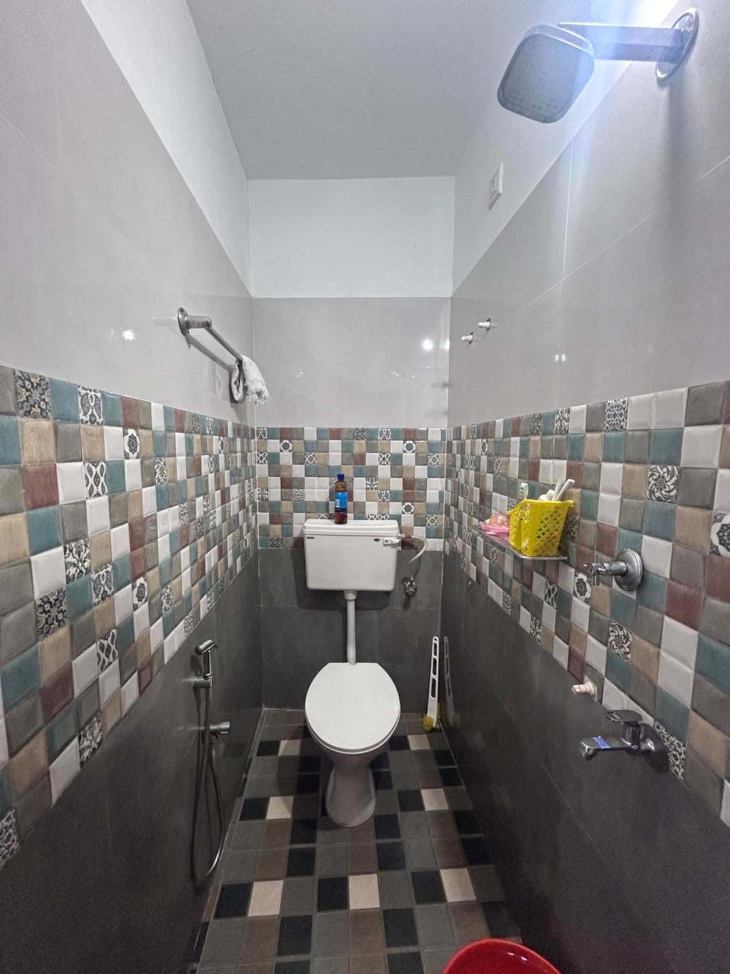 Chaithritha Ladies Homestay Thiruvananthapuram Eksteriør bilde