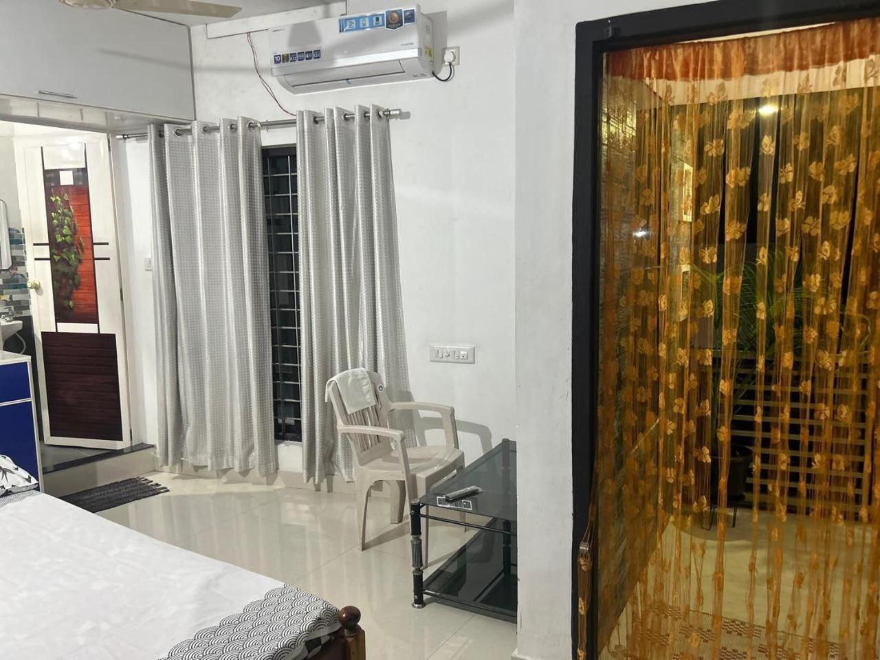 Chaithritha Ladies Homestay Thiruvananthapuram Eksteriør bilde