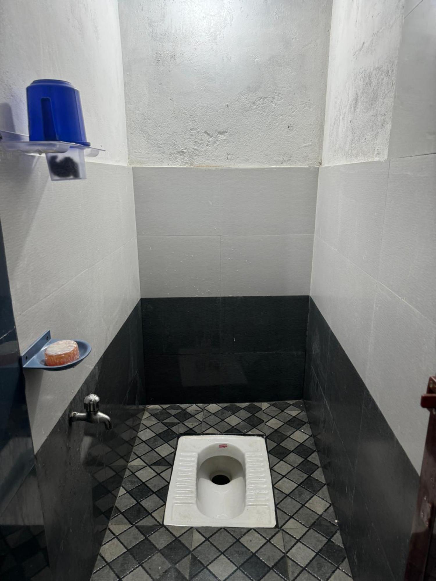 Chaithritha Ladies Homestay Thiruvananthapuram Eksteriør bilde