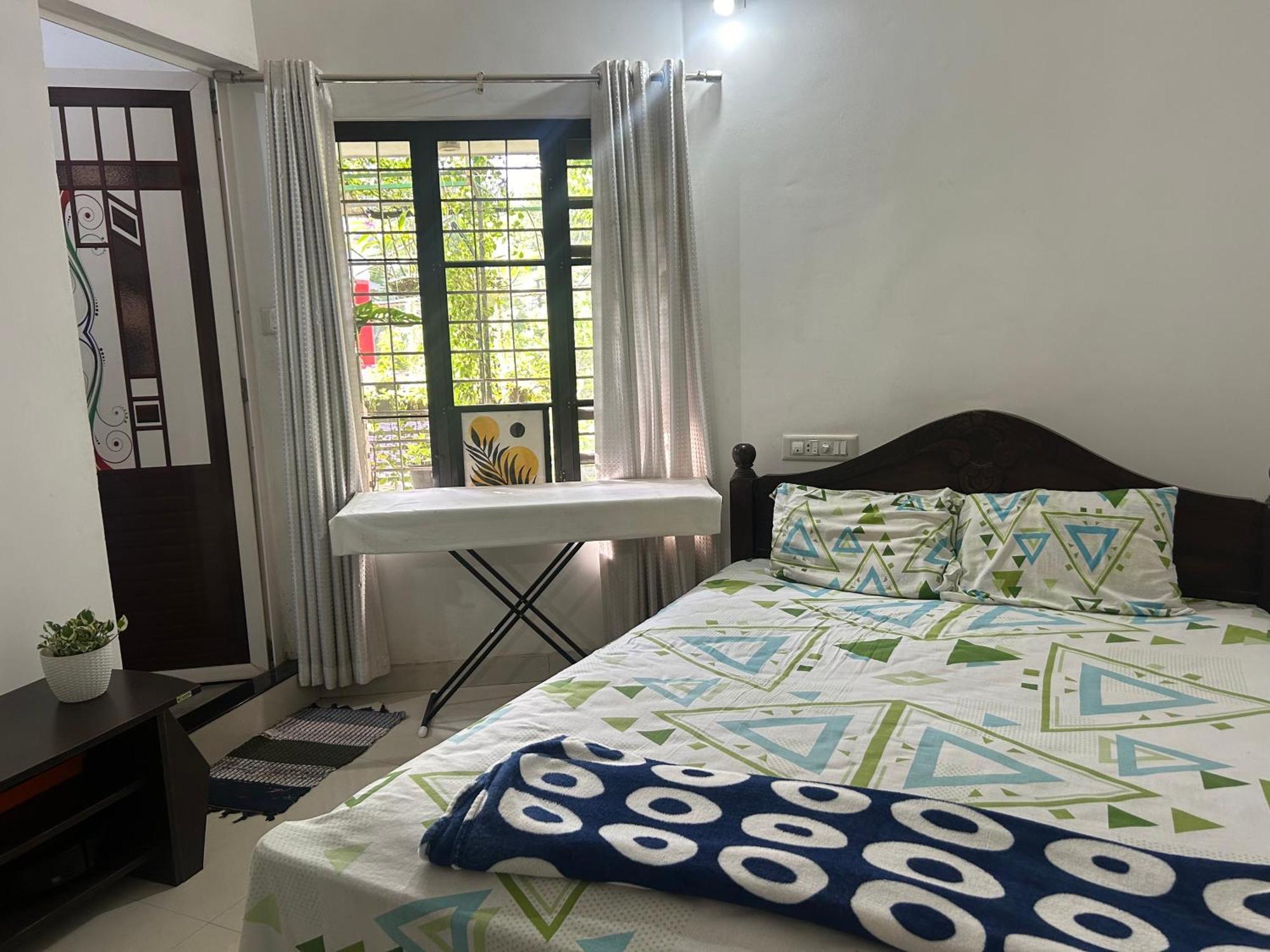 Chaithritha Ladies Homestay Thiruvananthapuram Eksteriør bilde