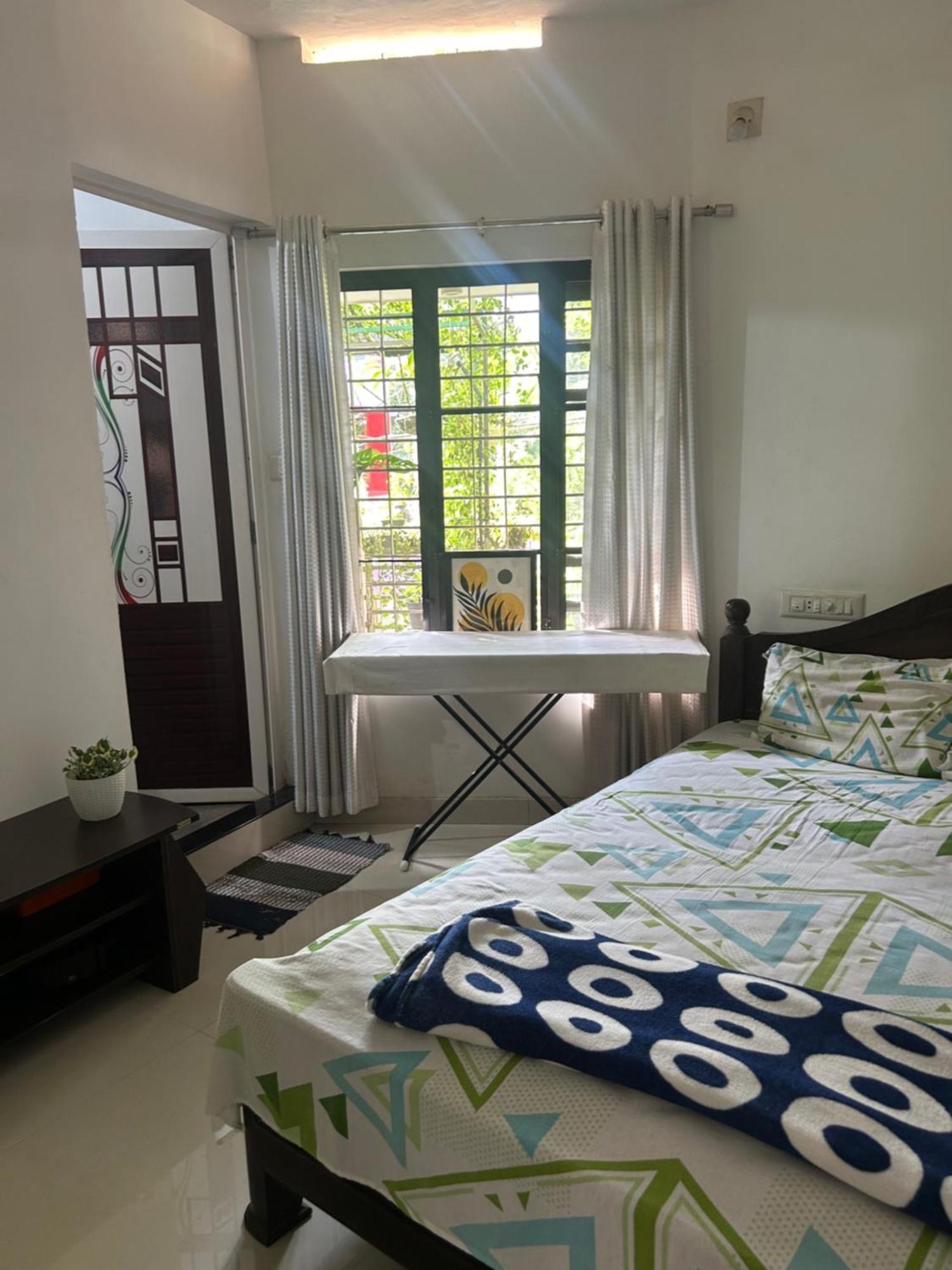 Chaithritha Ladies Homestay Thiruvananthapuram Eksteriør bilde