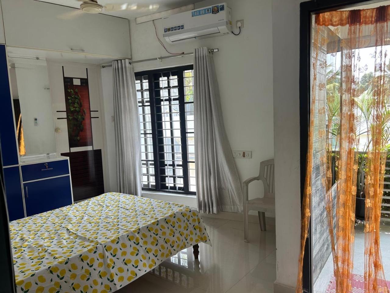 Chaithritha Ladies Homestay Thiruvananthapuram Eksteriør bilde