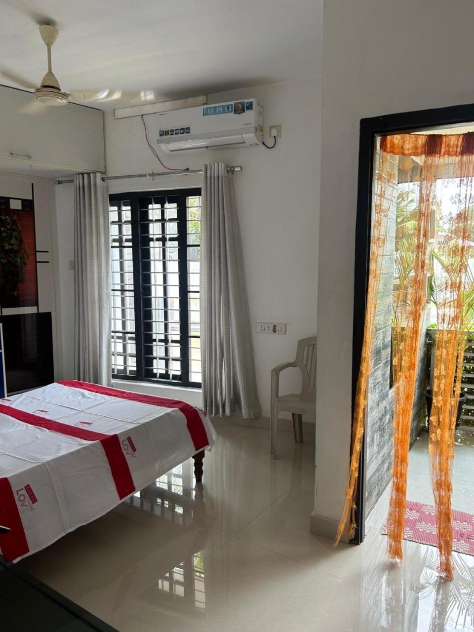 Chaithritha Ladies Homestay Thiruvananthapuram Eksteriør bilde