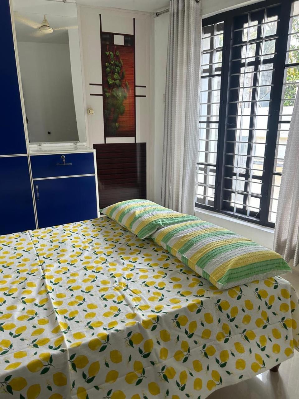 Chaithritha Ladies Homestay Thiruvananthapuram Eksteriør bilde