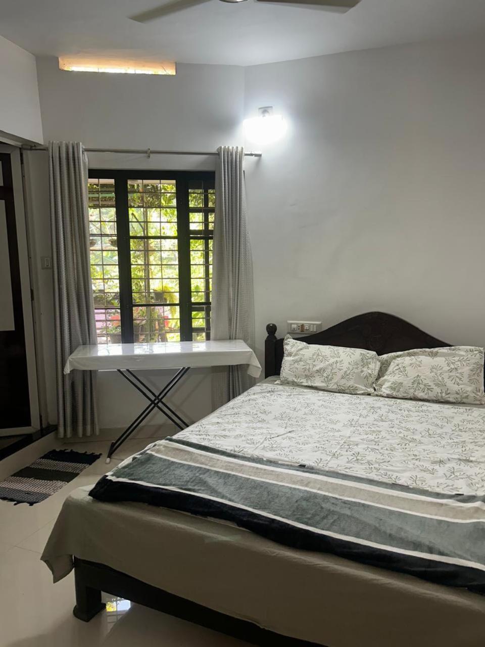 Chaithritha Ladies Homestay Thiruvananthapuram Eksteriør bilde